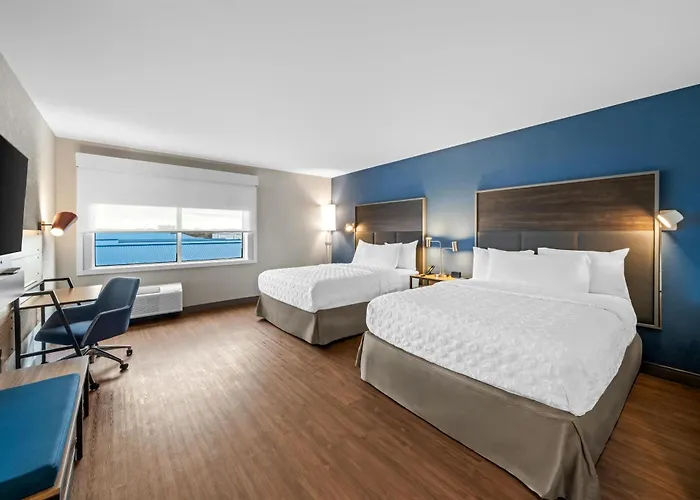 Oshawa Hotels