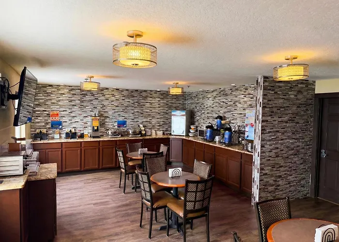 Norwalk Hotels