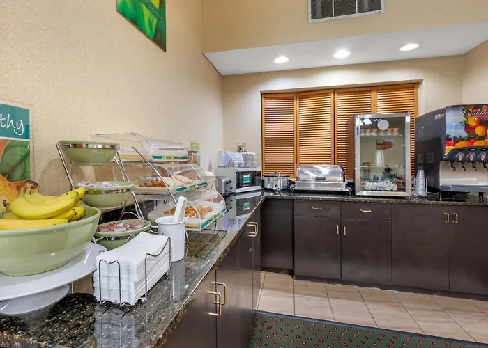 Rushville Hotels