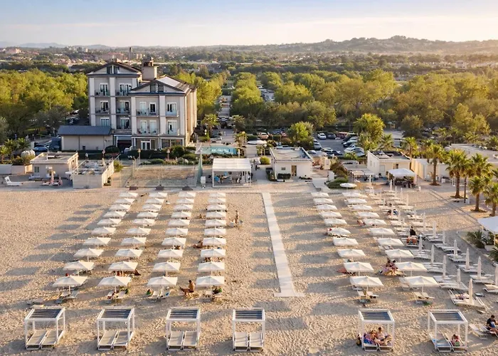 Hotel Liberty Beach - Parking&Beach included Riccione