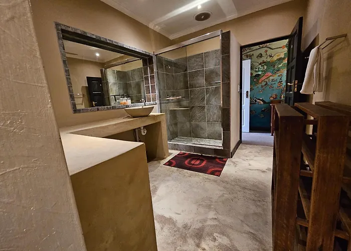 Mali Boutique Lodge & Tube 'N Axe Budget Accommodation