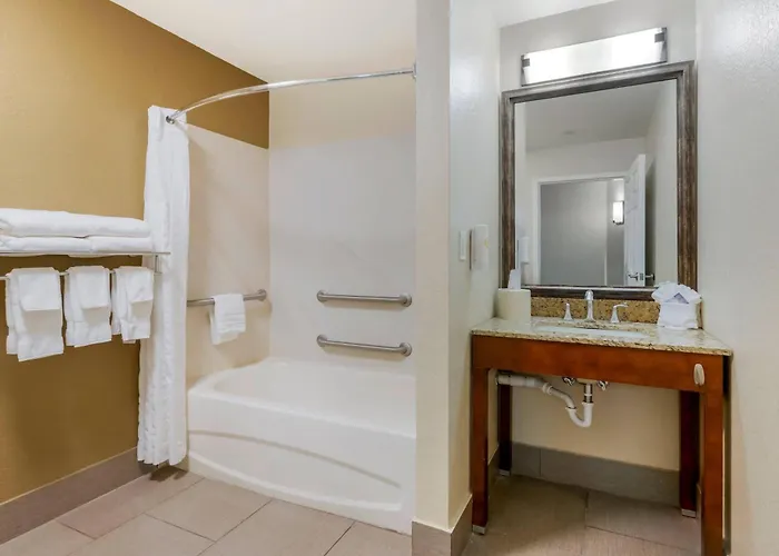 Lady Lake Hotels