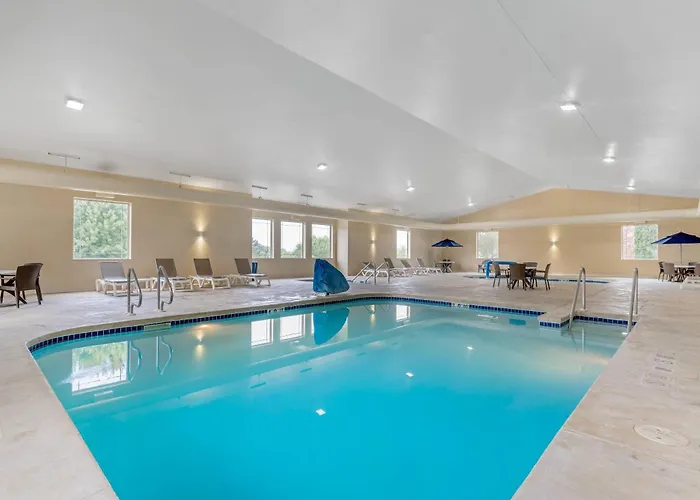 Comfort Suites Lake Geneva East