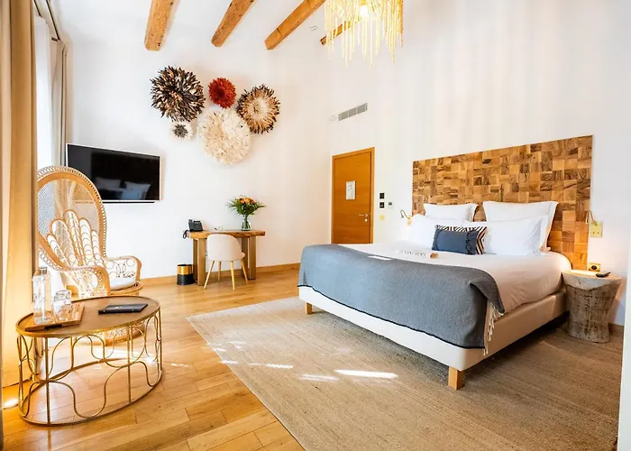 Luxury Hotels in Saint-Remy-de-Provence
