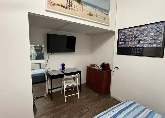 Room Saronno + B&B