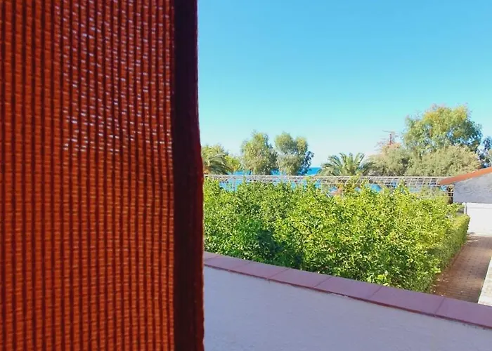 Testa di Monaco - Basic Beach Accommodations