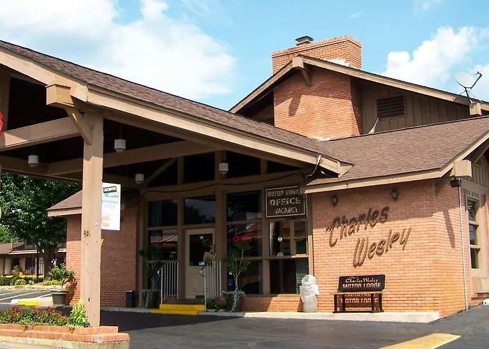 Charles Wesley Motor Lodge Downtown Broken Bow- Hochatown