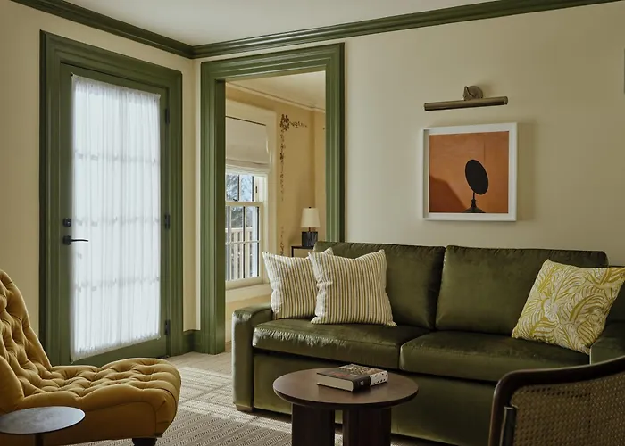 Litchfield Hotels