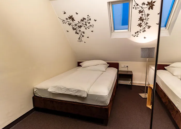 Hotels in Rech