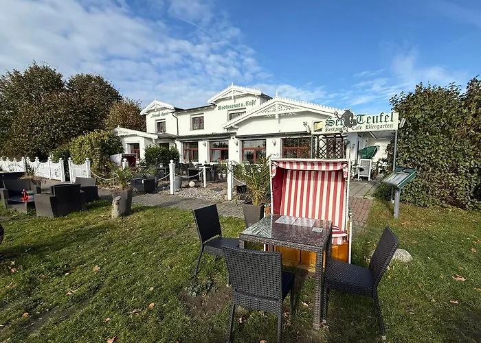 Hotels in Lobbe