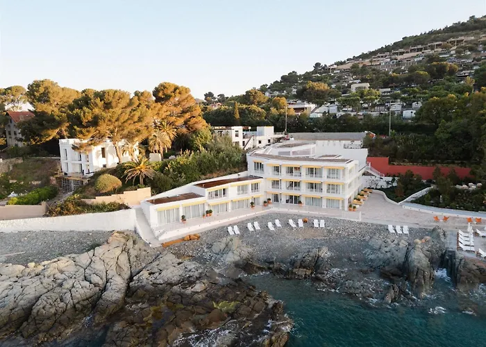 Les Roches Rouges, a Beaumier hotel