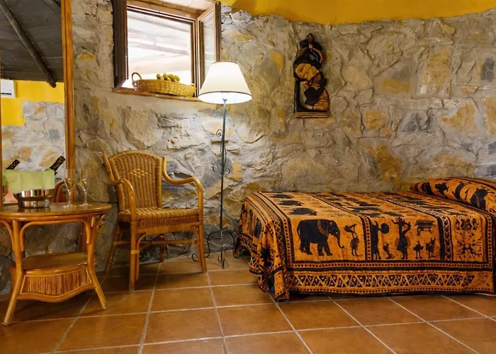 Hotel Selwo Lodge - Animal Park Tickets Included