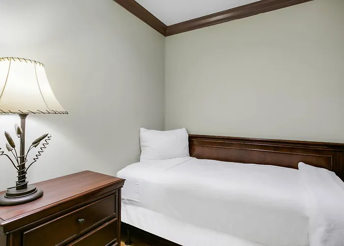 Apalachicola City Center Hotels