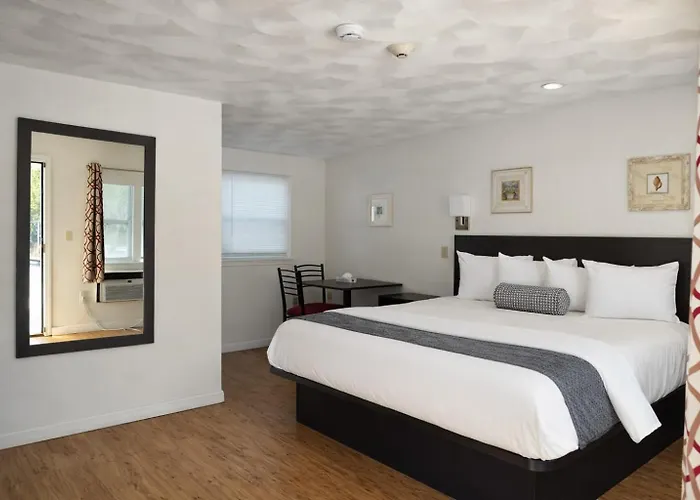 North Kingstown Hotels