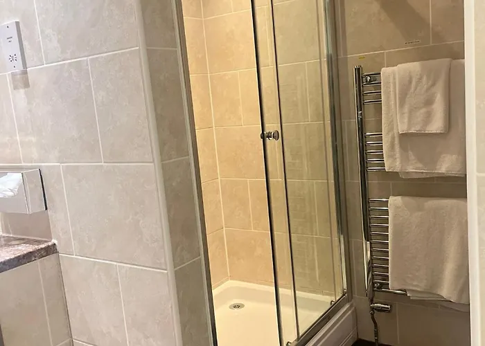 Glenrothes Hotels