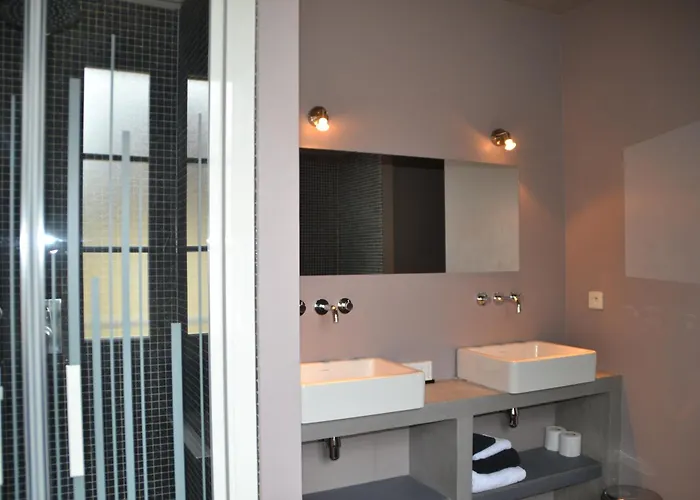 Mouleydier Hotels