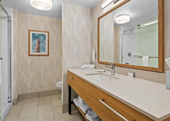 Canton Hotels