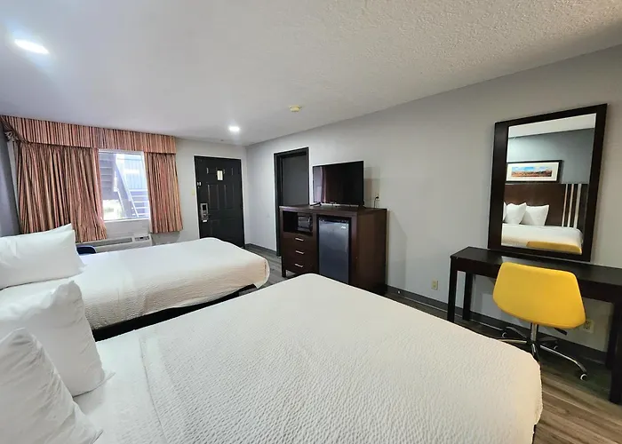 Days Inn & Suites By Wyndham Winnie