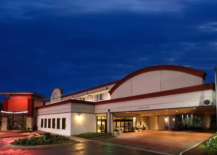 Wyndham Grand Executive Center Little Rock Airport Hotel