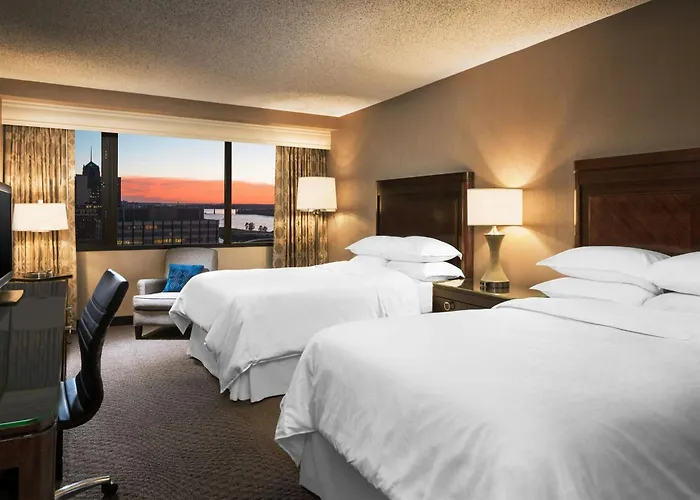 Memphis Riverline Hotel