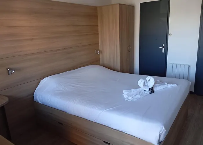 Loudeac Hotels