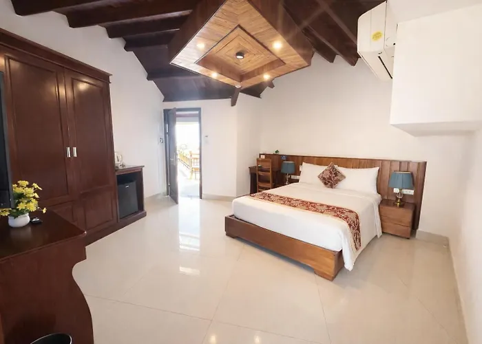 Threeway Riverside Villa