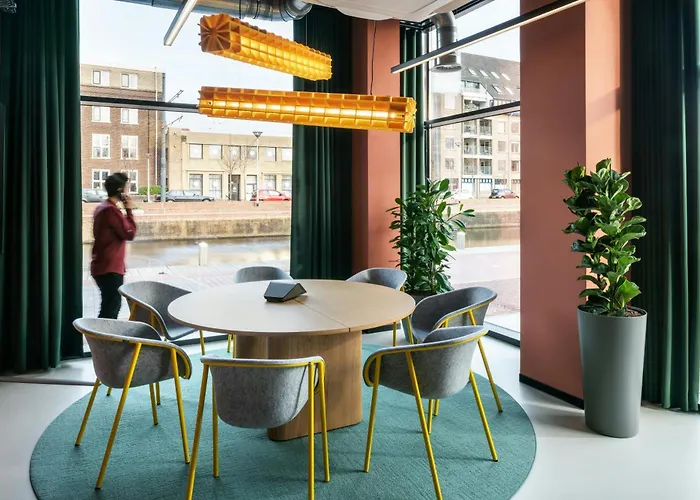 Delft Hotels