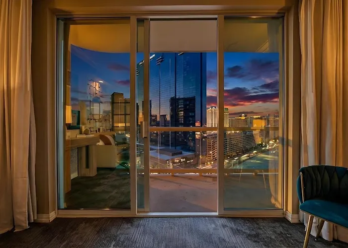Stunning Balcony Strip View Mgm Signature * Free Valet Las Vegas