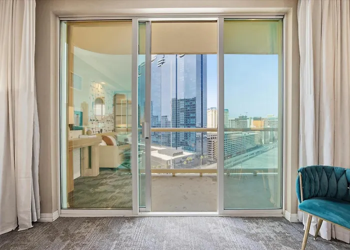 Stunning Balcony Strip View Mgm Signature * Free Valet Las Vegas