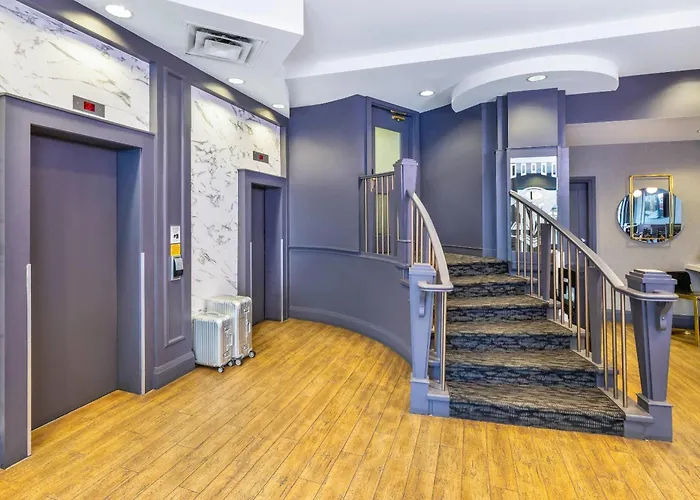 Quality Inn & Suites (Adults Only) Vancouver