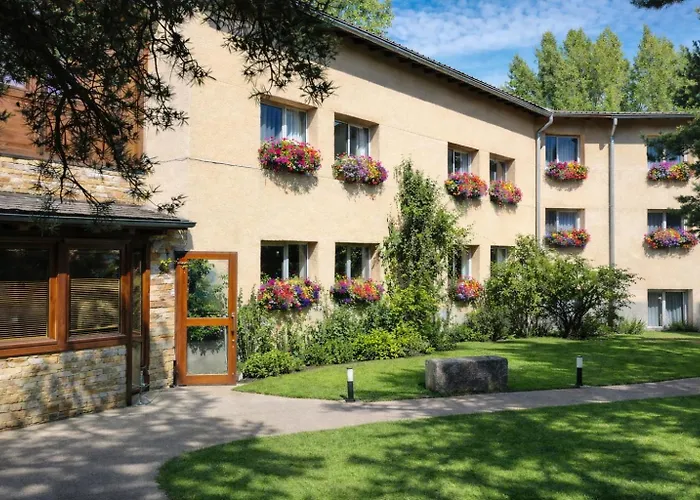 Logis Hotel-Restaurant Spa Le Lac Embrun
