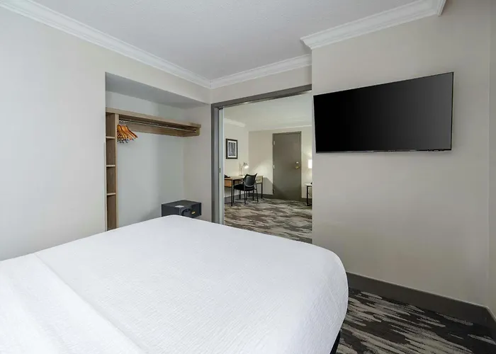 Hotels in Mississauga