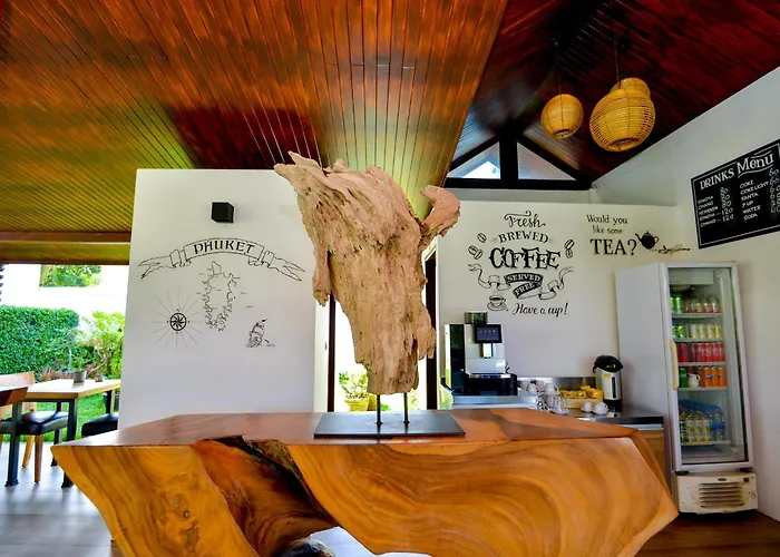 Phuket Airport Hotel Nai Yang Beach
