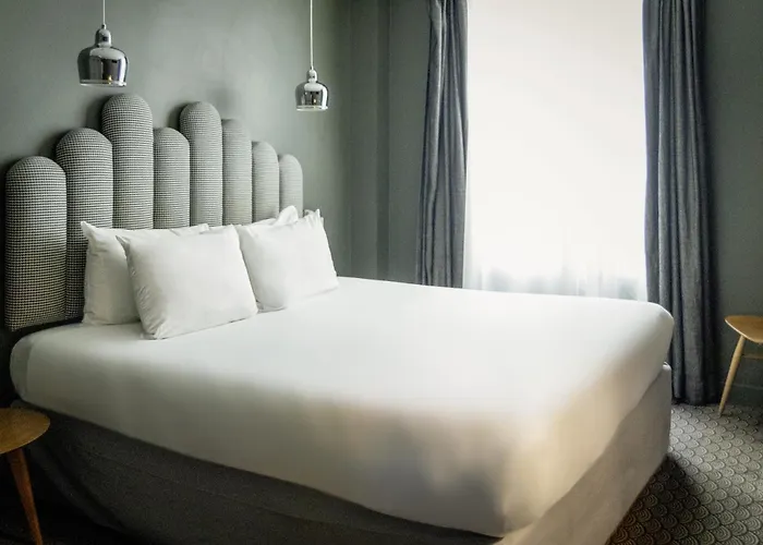 Hotel Paradis Paris