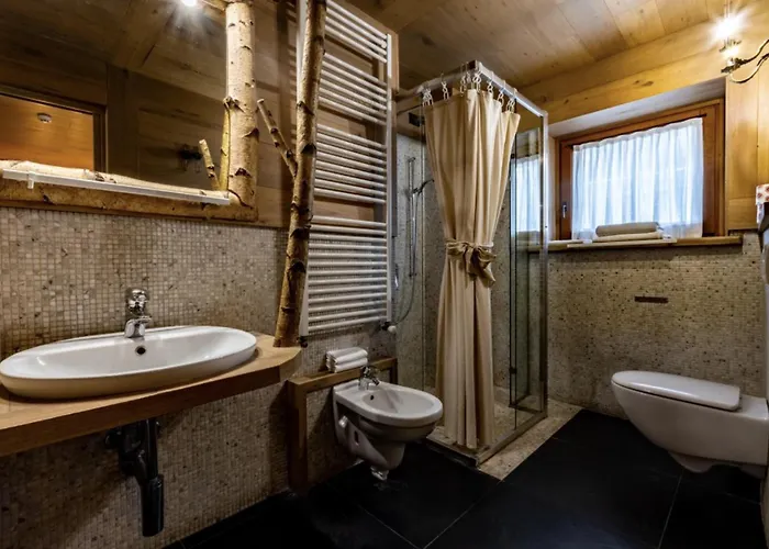 Hotel Letterario Locanda Collomb La Thuile