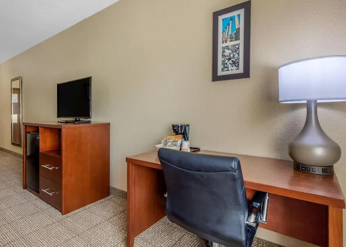 Comfort Inn & Suites Mccomb