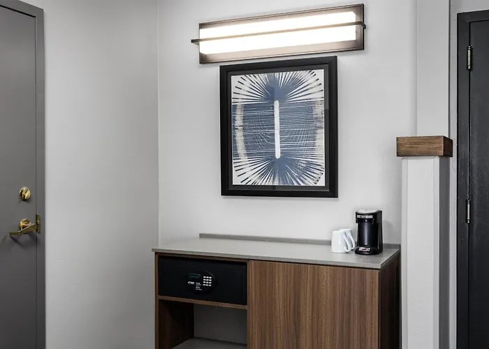 Smyrna Hotels