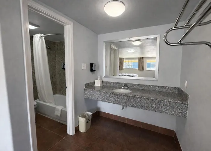 American Inn & Suites
