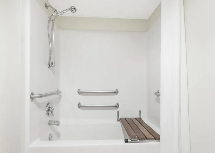 Smithville Hotels