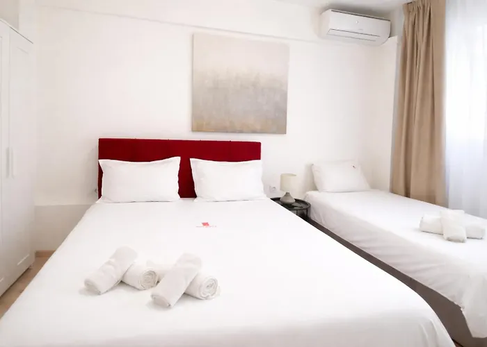 City Plaza Apartments & Rooms