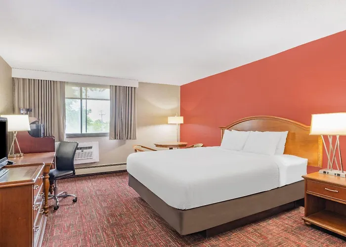 Ramada By Wyndham Grand Forks