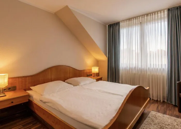 Sali - Hotel zum Dorfbrunnen - Bornheim bei Köln Bonn