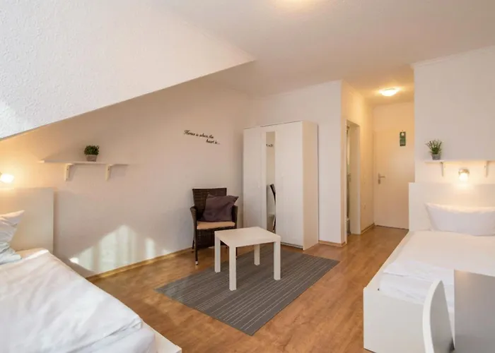Sali - Hotel zum Dorfbrunnen - Bornheim bei Köln Bonn