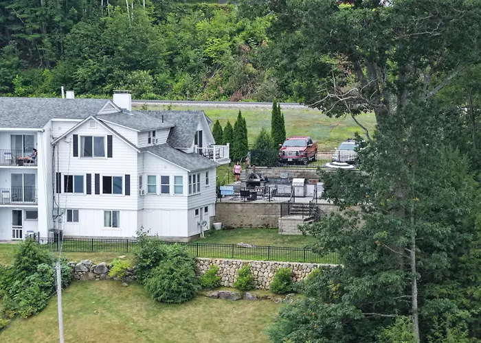 Belknap Point Inn