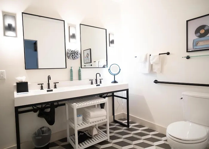 Luxury Hotels in Inglewood