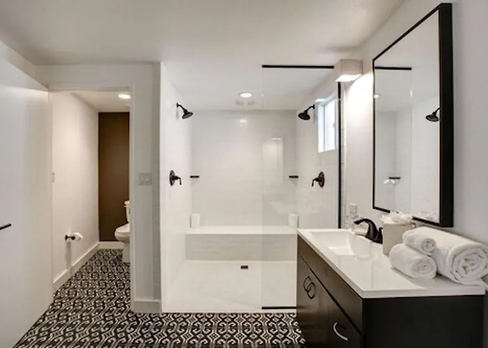 V Capri Palm Springs, A Dolce By Wyndham Hotel