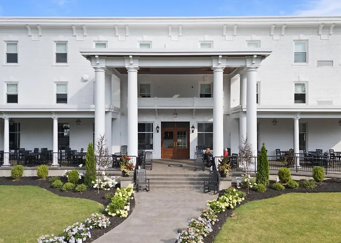 Fredonia Hotels