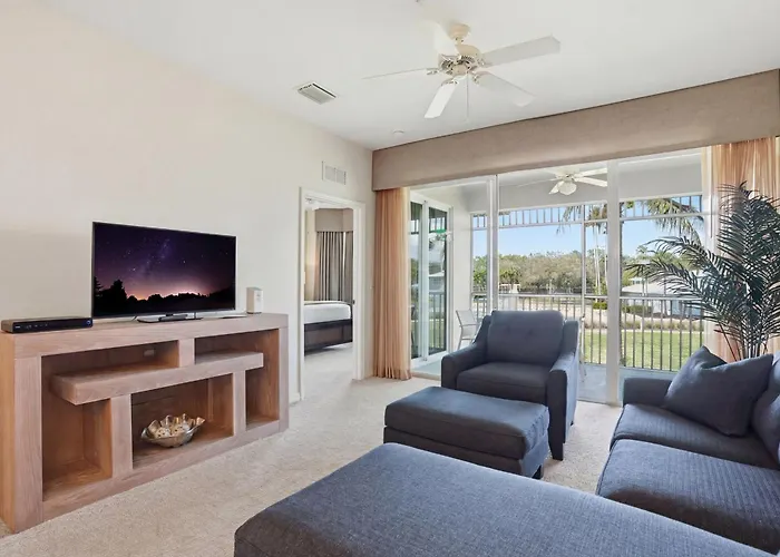 Greenlinks Golf Villas At Lely Resort