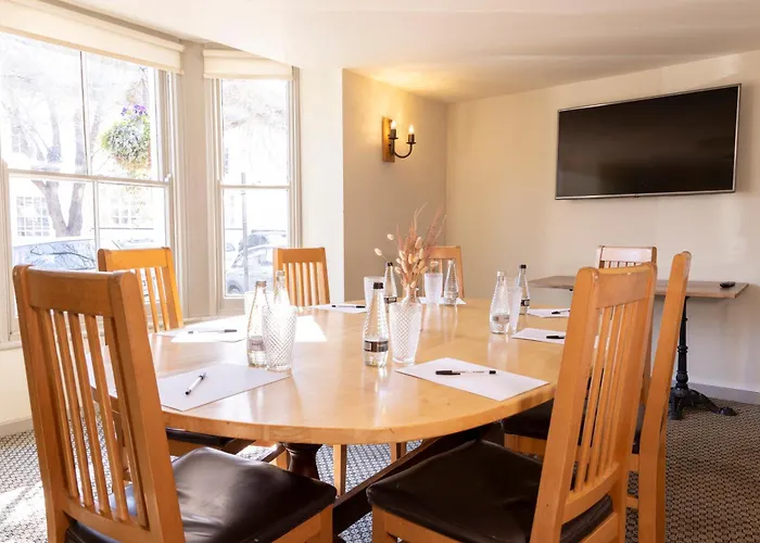 Kenilworth Hotels