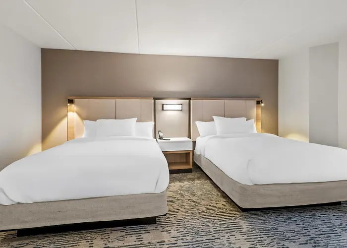 Coraopolis Hotels